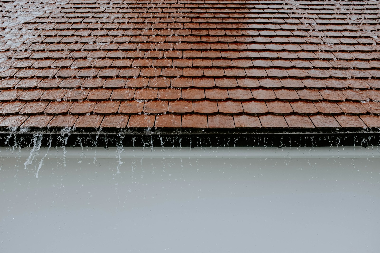 Does Home Insurance Cover Roof Leaks From Rain